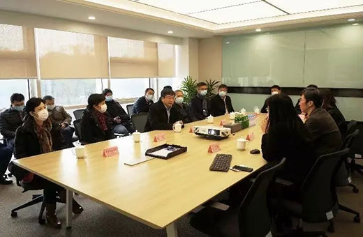 上海市副市长陈群一行莅临上；Ｌ舫峭芳攀硬斓餮