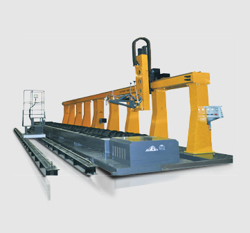 太阳城网址CNCG系列大管径摩擦盘数控相贯线切割机