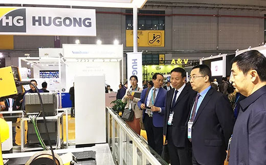 河南省鹤壁市市长莅临太阳城网址意大利CEA展位